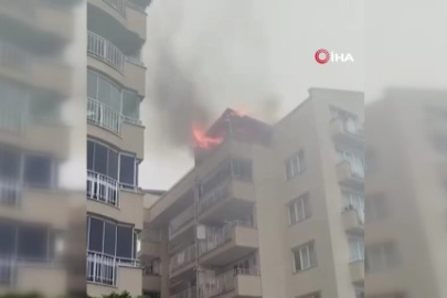 Bursa'da 5 katlı binanın çatısı alevlere teslim oldu