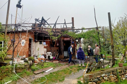 Sobadan çıkan yangında ev kullanılmaz hale geldi