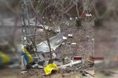 Fırtınada arı kovanları telef oldu