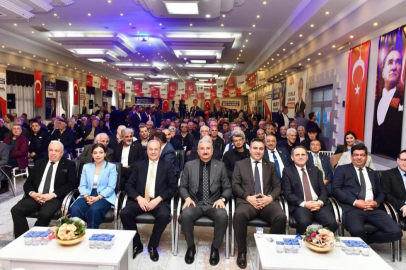 CHP Mustafakemalpaşa İlçe Kongeresi'nde Gökhan Demir güven tazeledi