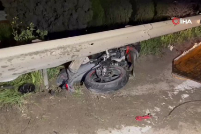 Bursa'da feci kaza: Önce kamyonete sonra bariyerlere çarptı