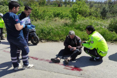 Bursa'da kamyonetle çarpışan motosikletteki çift yaralandı