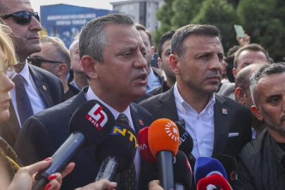 CHP Genel Başkanı Özel, Sırrı Süreyya Önder’i hastanede ziyaret etti