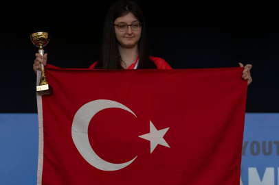 Bursalı Arya Aydoğan, Dünya Şampiyonu