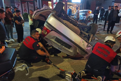 Araçlara çarpan otomobil takla attı: 2 ölü, 1 yaralı