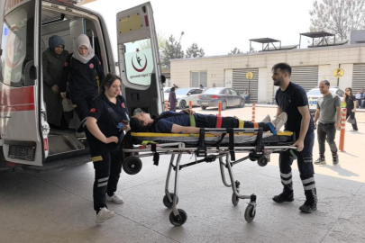 Bursa'da kız çocuğu depremden kaçarken merdivenlerden düştü