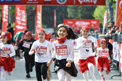 Bursalı binlerce çocuk 23 Nisan coşkusuyla koştu