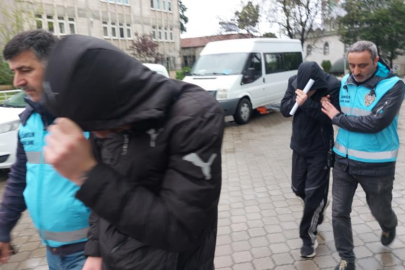 Okulda öğretmeni hastanelik eden 2 kişi tutuklandı