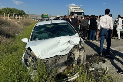 Otomobiller çarpıştı: 2'si ağır 5 yaralı