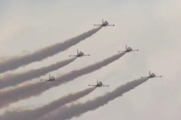 Türk Yıldızları'nın KKTC TEKNOFEST gösterisi hayran bıraktı