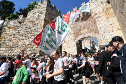 Bursa'da Uluslararası Osmangazi Tarihi Kent Koşusu coşkusu