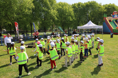 Bursa Uluslararası Spor Festivali’nde çocuklar doyasıya eğlendi