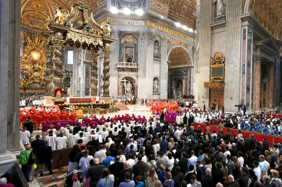 Vatikan'da papa seçimi başlıyor