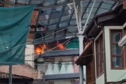 Bursa’da Tarihi Uzun Çarşı'da korkutan yangın