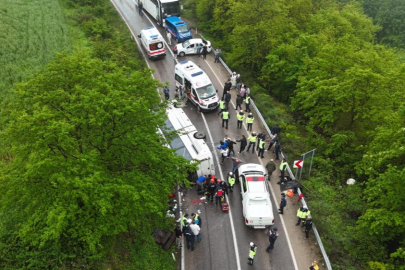 Tur otobüsü devrildi: 2'si ağır 18 yaralı