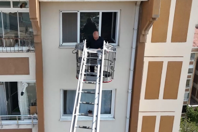 Yangın paniğe neden oldu, apartman sakinleri tahliye edildi