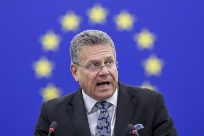 AB'den Trump'a: "AB-ABD ticareti tehditlerle değil, karşılıklı saygıyla yönlendirilmelidir"