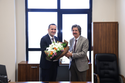 Bursa Uludağ Üniversitesi’nde kritik birimlerde bayrak değişimi