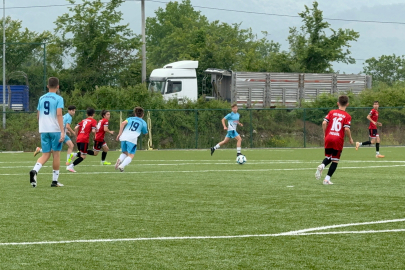 Yıldızlar Futbol Türkiye Şampiyonası Düzce'de başladı