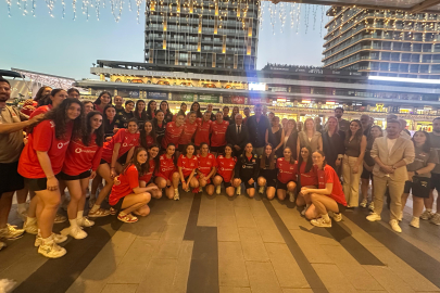 Şampiyona öncesi buluşma: Genç sultanlar Bursa’da moral yemeğinde