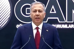 Bakan Yerlikaya: Hız Uyarı Levhaları Gözden Geçirilecek