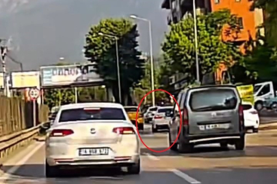 Bursa trafiğinde makas dehşeti: Kural tanımaz sürücü kamerada