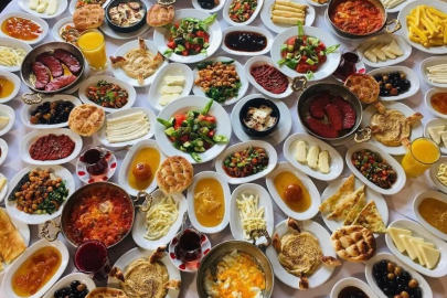 Dünya'nın en iyi kahvaltısı Türkiye'den çıktı: Van kahvaltısı