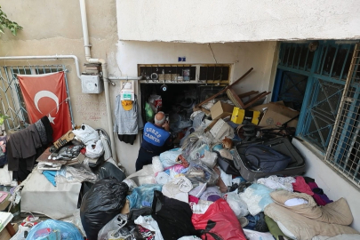 Daireden kamyon kamyon çöp çıktı