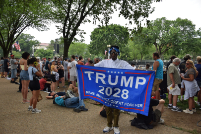 Trump’tan ABD ordusuna övgü, protestoculara gözdağı