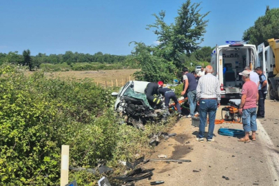 Bursa'da kamyon ile otomobil kafa kafaya çarpıştı: 1 ağır yaralı