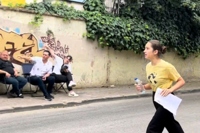 Bursa'da sınav heyecanı: Okulunu karıştıran aday son dakikada yetişti