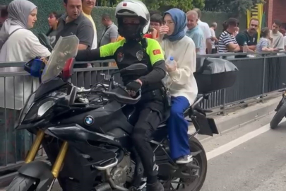 Bursa’da YKS heyecanı: Motosikletli polis öğrenciyi sınava yetiştirdi