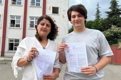 Bursa’da YKS’ye aile katılımı: Anne ve oğul aynı okulda sınavda