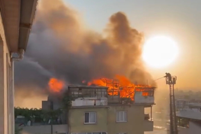 Bursa'da çatı katı alev alev yandı: Facia son anda önlendi