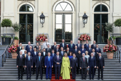 Cumhurbaşkanı Erdoğan, NATO liderleri aile fotoğrafına katıldı