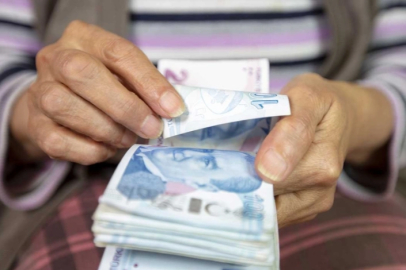 AK Parti’den emekli aylıkları ile ilgili açıklama