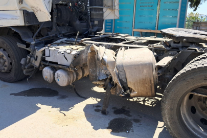 Bursa’da TIR ve kamyonet kafa kafaya çarpıştı: 1 ağır yaralı