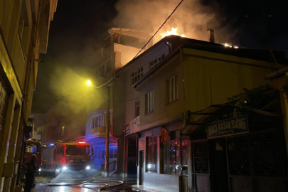 Bursa'da oto tamirhanesinde yangın