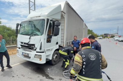 TIR, kamyona çarptı: 1 yaralı