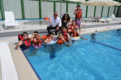 Karacabey’in açık yüzme havuzu yenilenip hizmete girdi