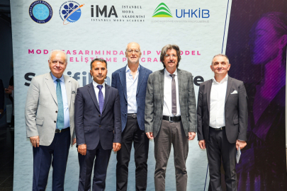 Bursa’da moda tasarımı eğitimi güçleniyor: BUÜ ikinci mezunlarını verdi