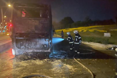 Tur otobüsü alevlerin içerisinde kaldı
