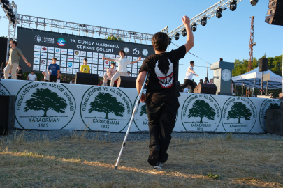 Bursa'da Çerkes Şöleninde hem gözler doldu hem alkışlar yükseldi