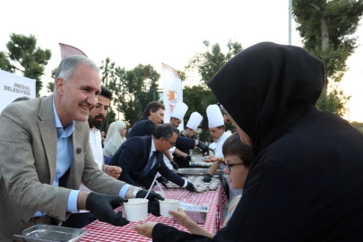 İnegöl’de aşure bereketi: 3 bin kişiye aşure ikramı