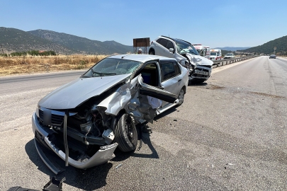 Dönüşte feci çarpışma: 5 kişi yaralandı, o anlar kamerada