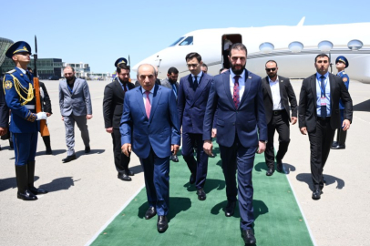 Suriye Devlet Başkanı eş-Şara, Azerbaycan'da