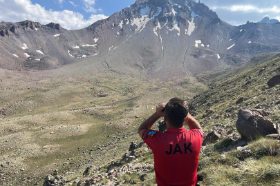Erciyes'e zirve tırmanışı yapan dağcı mahsur kaldı