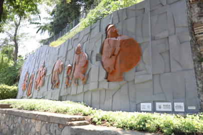 Bursa’nın usta karikatüristine vefa: Cemal Nadir büstü yeniden ayakta