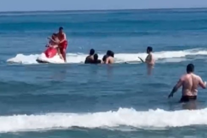 Denizde can pazarı: 3 çocuk ve anne son anda kurtarıldı