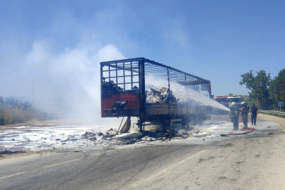 Bursa'da TIR yangını: Dorse kül oldu